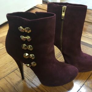Vince Camuto Burgundy Booties